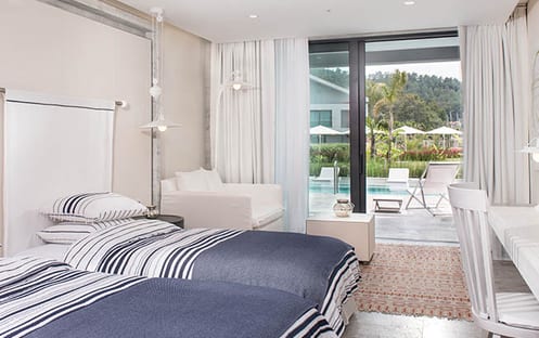 Deluxe Room Pool Access